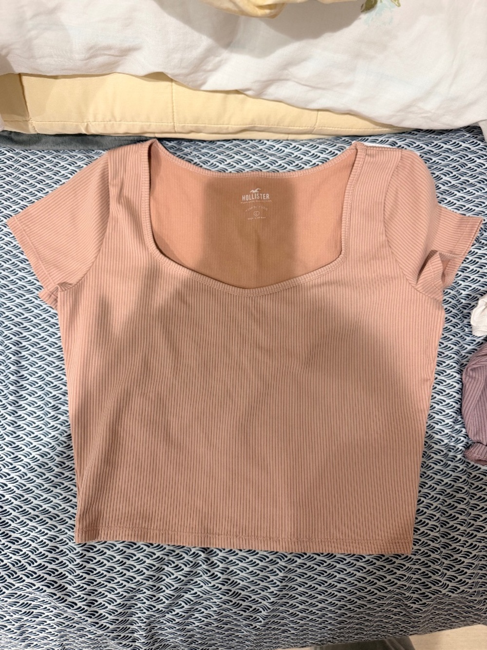 Hollister pink ribbed crop tee
